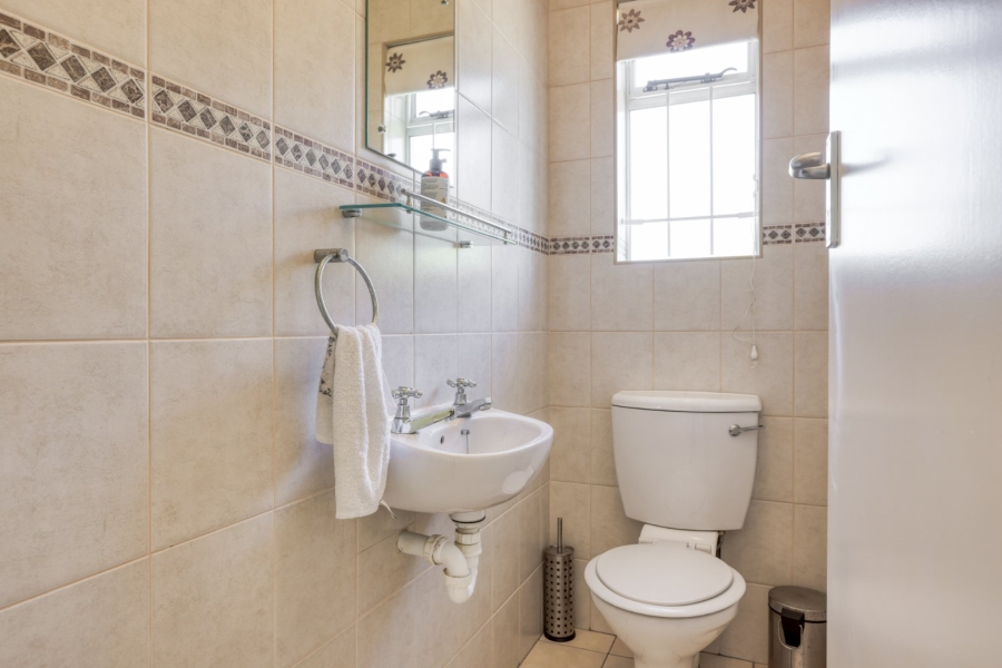 2 Bedroom Property for Sale in Noordhoek Manor Western Cape